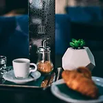 Boutique Hotel11 With Rooftop 4* 니트라