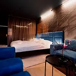 호텔 Boutique Hotel11 With Rooftop 4*