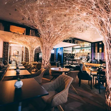 Boutique Hotel11 With Rooftop Hotell