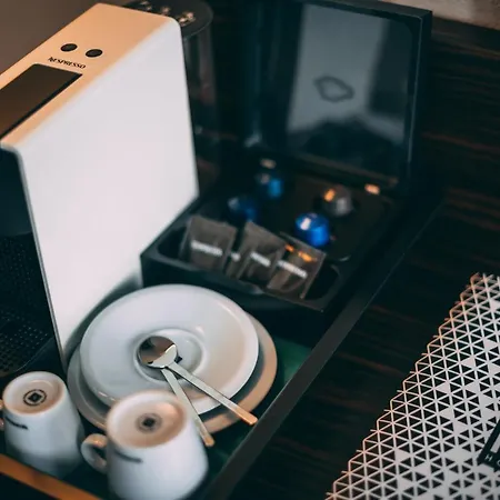 Boutique Hotel11 With Rooftop Hotell