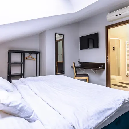 Boutique Hotel11 With Rooftop Nitra