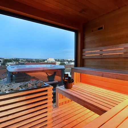 Boutique Hotel11 With Rooftop 4*