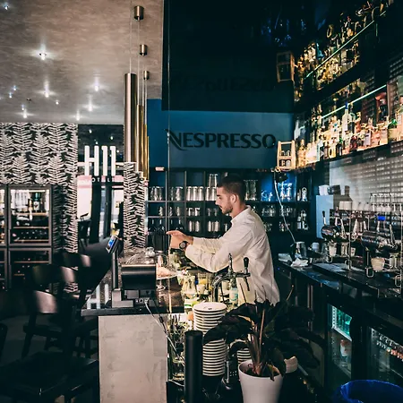 Boutique Hotel11 With Rooftop Hotell