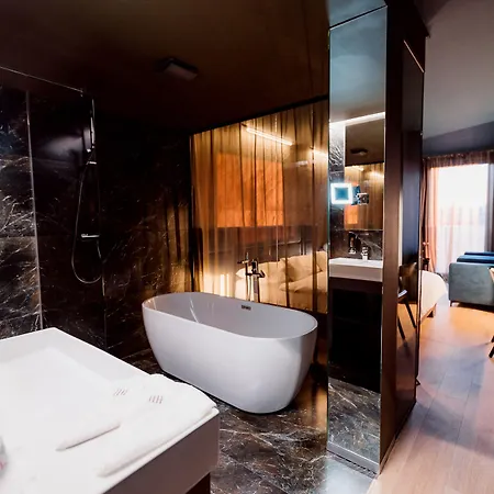 Boutique Hotel11 With Rooftop Hotell 4*