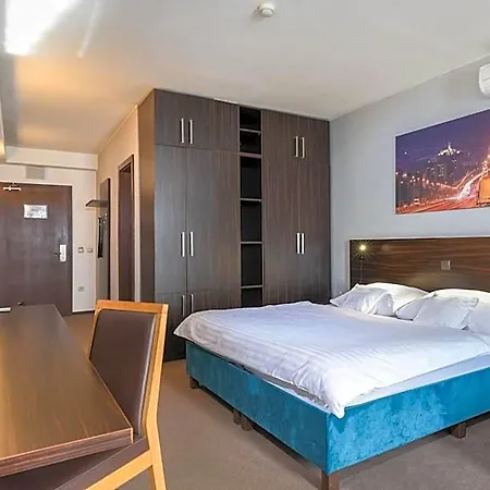 Boutique Hotel11 With Rooftop Neutra