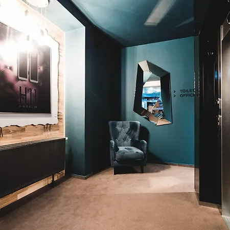 Boutique Hotel11 With Rooftop 4* ニトラ